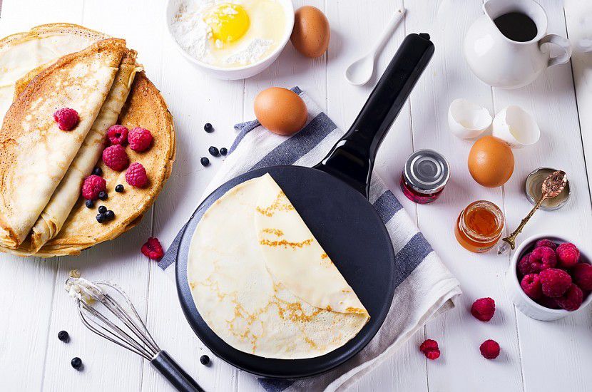 Начинки для млинців: традиційні та небанальні рецепти. Масляна страва, яку можна їсти на сніданок, обід і вечерю.