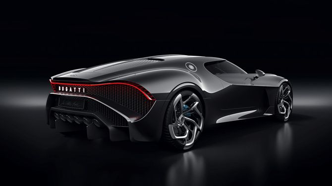 Bugatti показав найдорожче авто у світі. Незважаючи на супервисоку ціну - 11 млн євро - єдина в своєму роді модель відразу ж знайшла свого покупця.