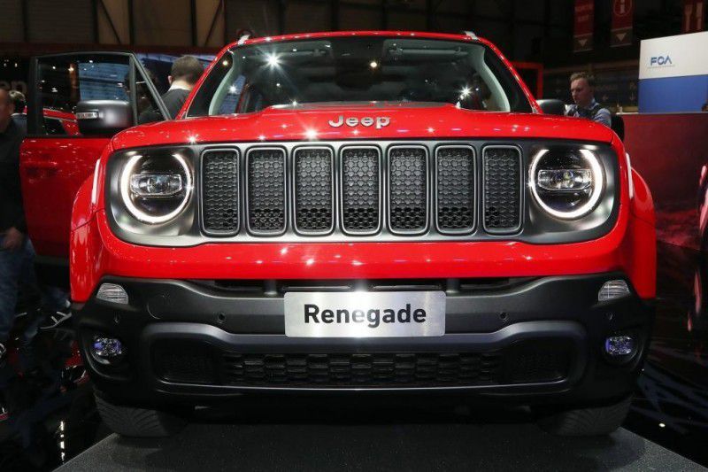У Женеві презентували гібриди Jeep Renegade і Compass. Обидві моделі запропонують нову електричну повно-приводну систему Jeep.