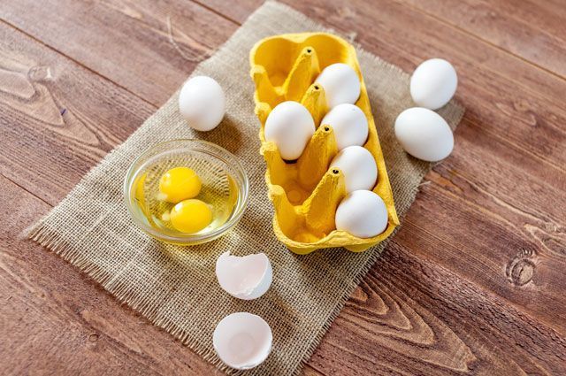 Міфи про яйця, які пора забути. Ми відповімо на всі спірні питання, спираючись на науку!