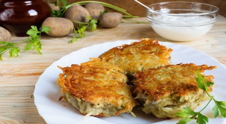 Спокусливо апетитні картопляні чаклуни з фаршем— смачна страва до обіду. Спробуйте приготувати таку страву хоч один раз: і вона стане частим гостем на вашій кухні.