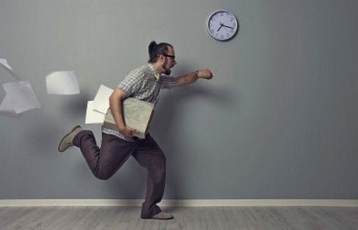 8 лайфхаків для тих, хто постійно спізнюється: як встигнути все зробити. Якщо ви часто спізнюєтеся, нічого не встигаєте і мрієте, щоб у добі було більше годин, то прості лайфхаки від фахівців тайм-менеджементу допоможуть вам встигати все робити вчасно.