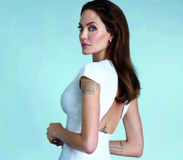 ЗМІ: Анджеліна Джолі хоче покинути Голлівуд. Джерело стверджує, що актриса хоче почати нове життя в Нью-Йорку.
