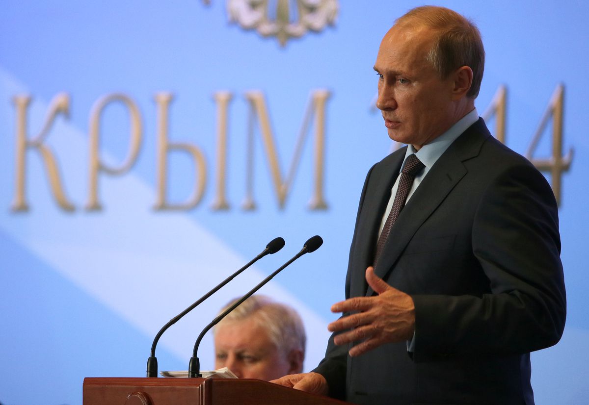 Путін в окупованому Криму заговорив українською. Російський президент говорить, що "російський і український народи ніколи не сварилися".