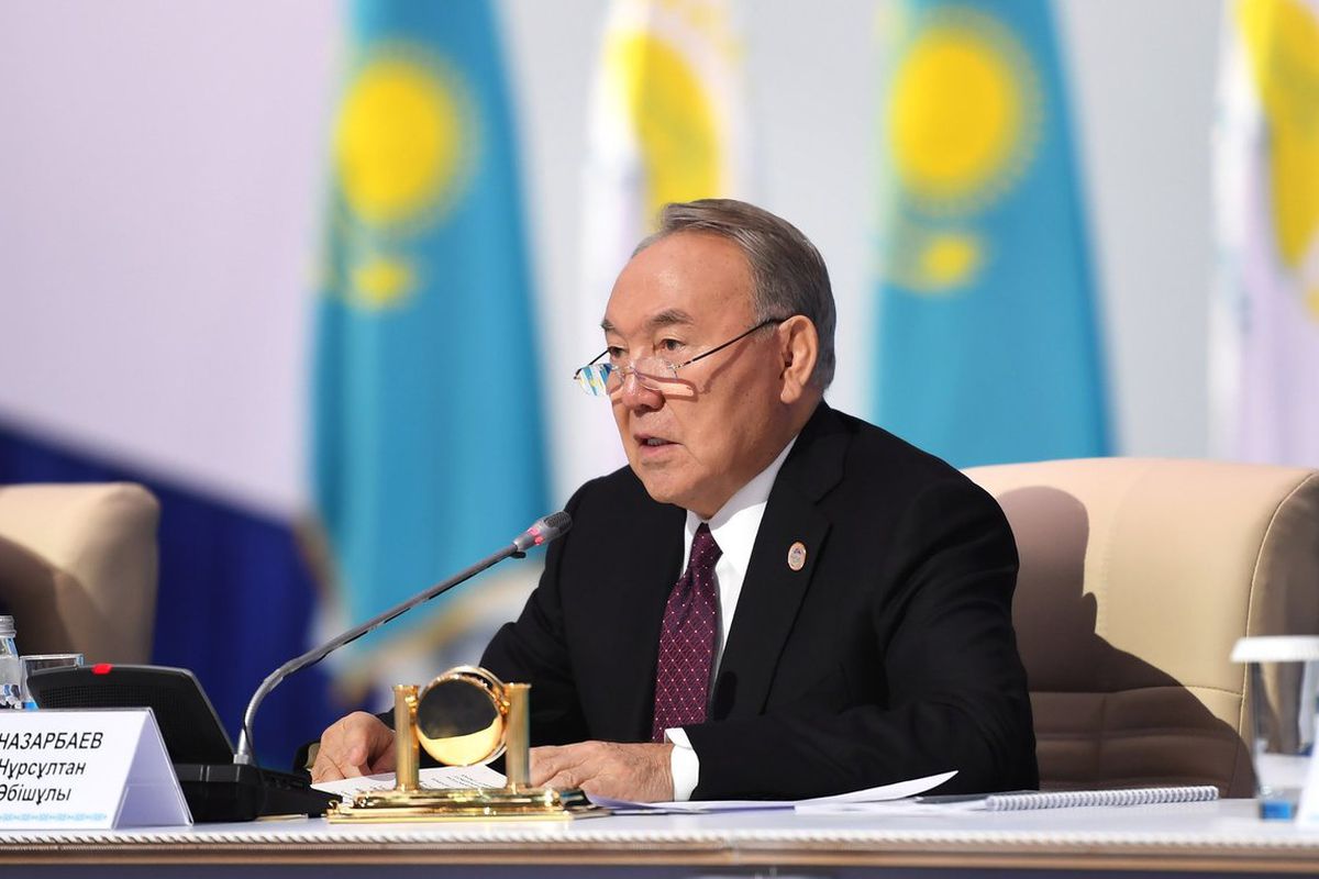 Президент Казахстану Назарбаєв заявив про свою відставку. Нурсултан Назарбаєв очолював Казахстан з 1990 року, в 2015 році його переобрали на п'ятий термін.