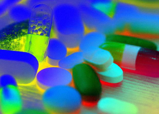 Американці запропонували дешевий спосіб якісного аналізу ліків. Пластмасова пластина в рідкому азоті відрізнила підроблені ліки від справжніх.