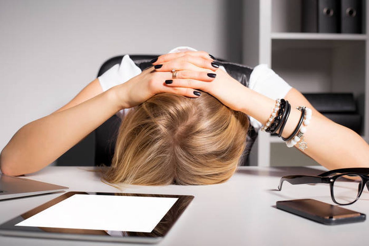 Стресові ситуації на роботі: 5 корисних способів, які допоможуть заспокоїтися. Не завжди робочі будні проходять легко і безпроблемно. Іноді, робочий ритм призводить до стресового стану, який може нашкодити організму.
