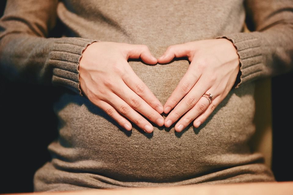 Найпоширеніші міфи про вагітність та пологи. Дізнайтеся, у що варто перестати вірити всім вагітним.