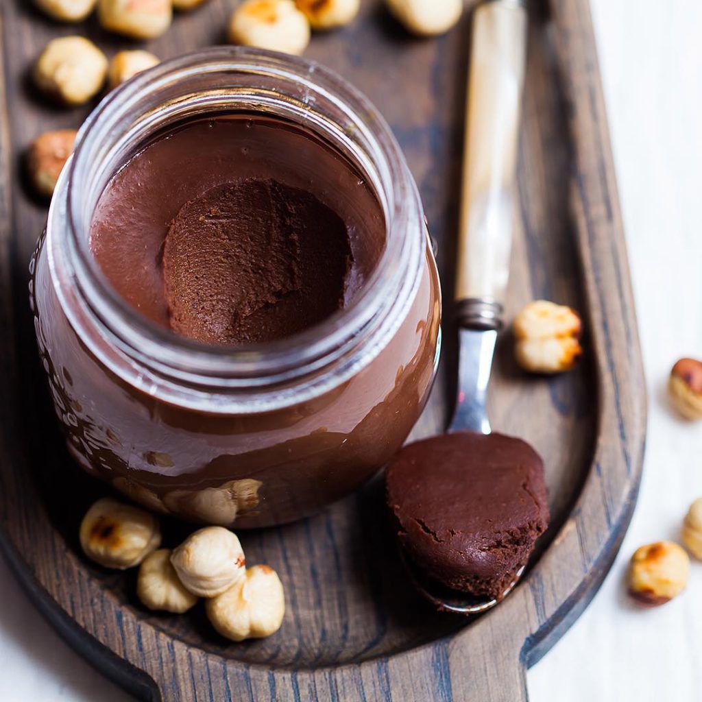 Шоколадна паста - швидкий рецепт в домашніх умовах. Така паста припаде до смаку кожному і особливо вона сподобається дітям.