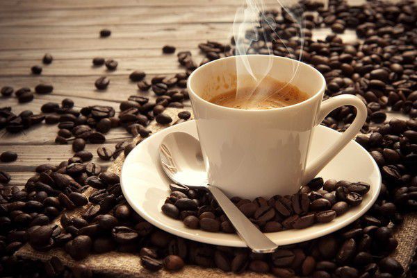 Вчені: для підбадьорення не обов'язково пити каву - достатньо лише погляду або думки про неї. Під час дослідження вчені виявили, що навіть натяк на каву впливає на те, як працює наш розум.
