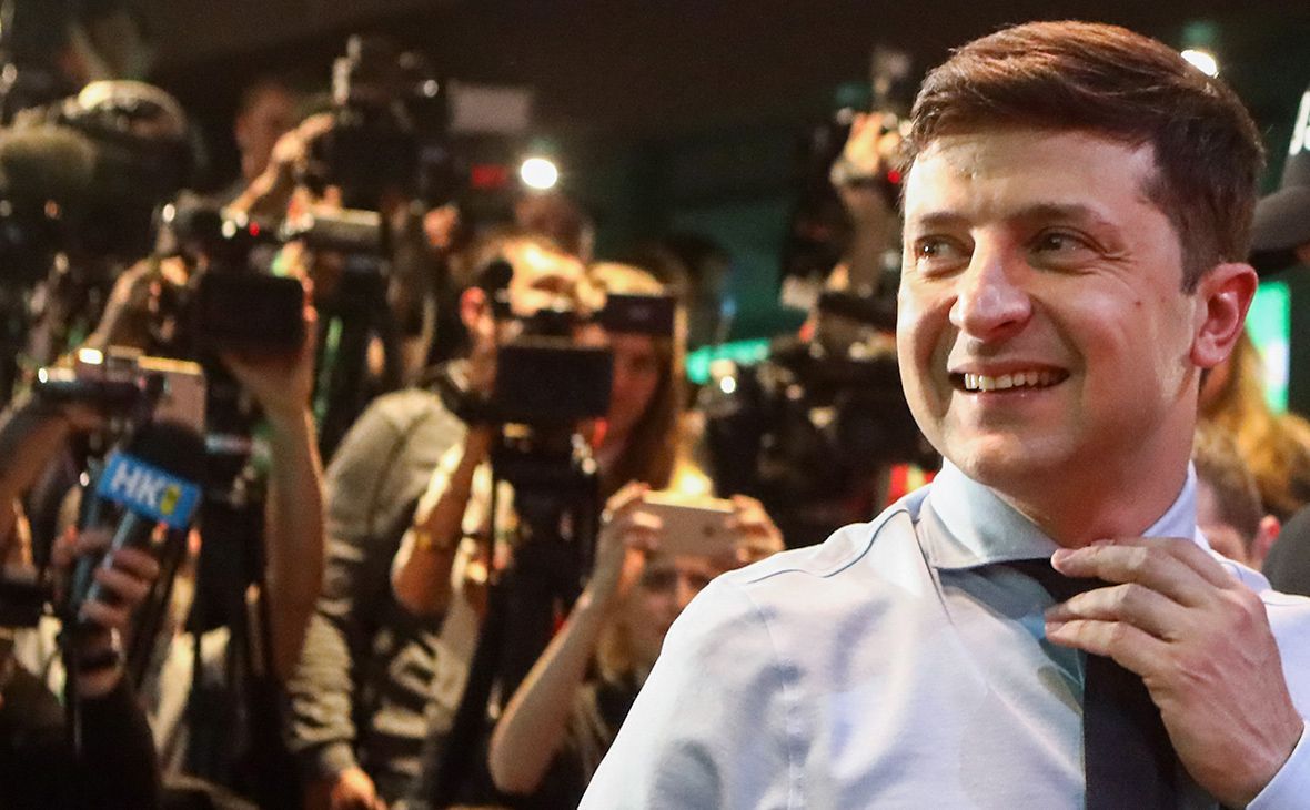 Зеленський обігнав Порошенка в ключовому для президента регіоні. Зеленський лідирує в абсолютній більшості регіонів країни.
