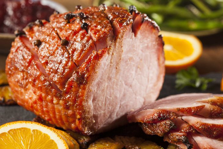 Страва до Великодня 2019: пряний свинячий окіст у апельсиновій глазурі. Страва виходить досить не банальною на смак і зовнішній вигляд.