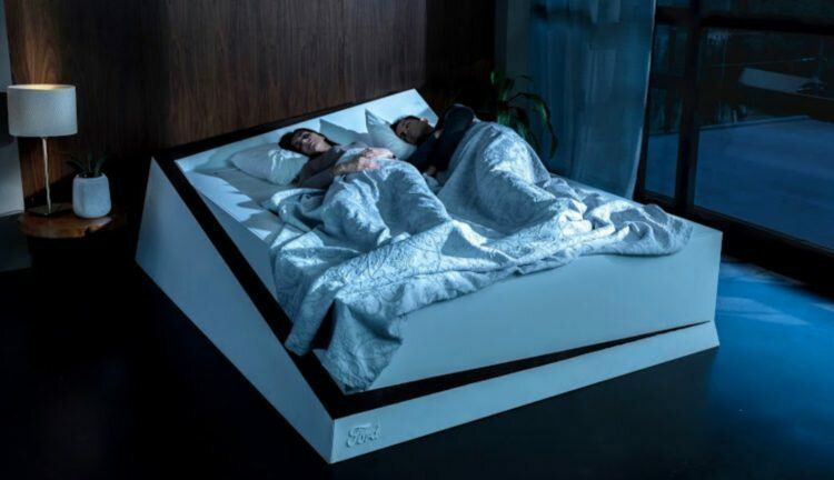 Інженери відомого автомобільного концерну створили прототип «розумного» ліжка. Компанія Ford створила ліжко для тих, хто постійно лізе на чужу половинку.