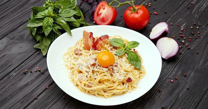 pasta alla carbonara: італійський класичний рецепт