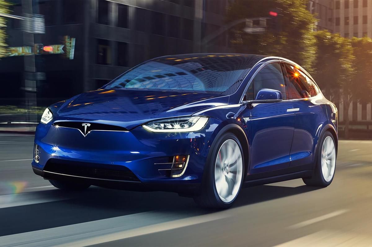 У Tesla вперше за два роки впали поставки автомобілів. Однак компанія заспокоює інвесторів, що грошей на рахунку «достатньо».