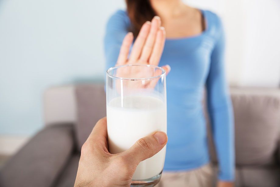 Як відмова від молочних продуктів вплине на оранізм людини?. Спори про користь і шкоду молочки мають давню історію. Але як зрозуміти, кому потрібна така відмова, а кому ні?