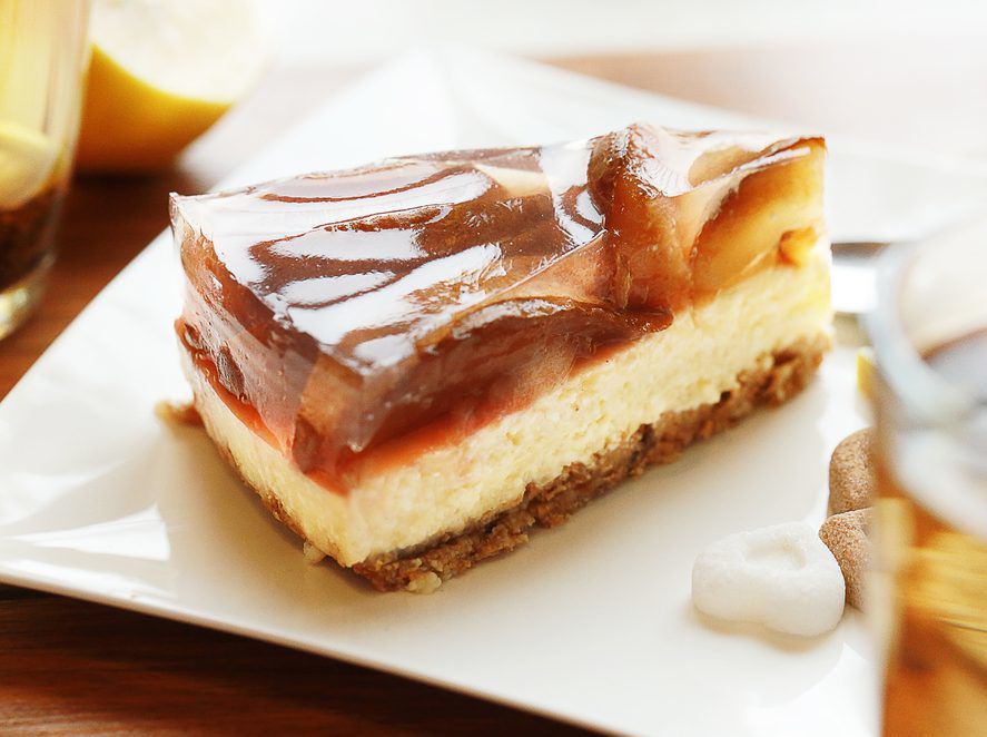 Ніжний грушево-горіховий торт без випічки. Така краса довго не затримається у вашому холодильнику.