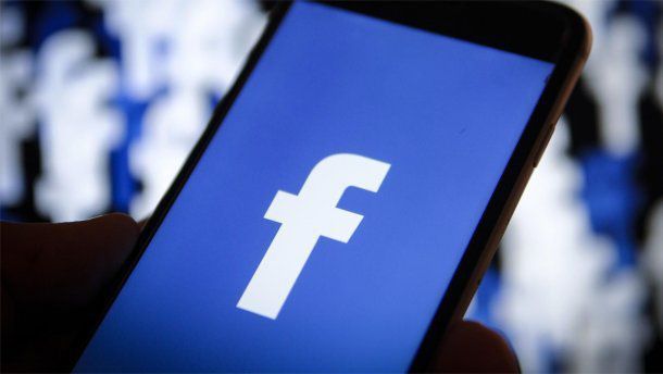 У Facebook розробили функцію, яка дозволить управляти акаунтом після смерті користувача. У Facebook представили нову функцію, що дозволяє ділитися спогадами про тих користувачів, які пішли з життя, і управляти їх сторінкою.
