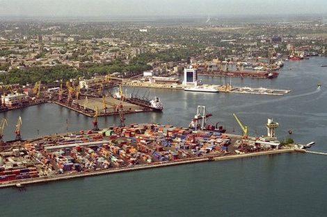 В Одеській області відвантажували селітру з високим рівнем радіації. У порту Чорноморська вантажили небезпечну селітру в м'яких контейнерах.
