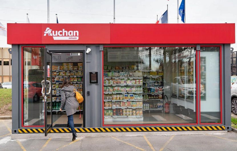 У Франції з'явилися міні-магазини "Ашан" без обслуговуючого персоналу і касирів. Щоб зробити покупку в такому магазині потрібен тільки смартфон з QR-кодом і додатком Auchan Minute.