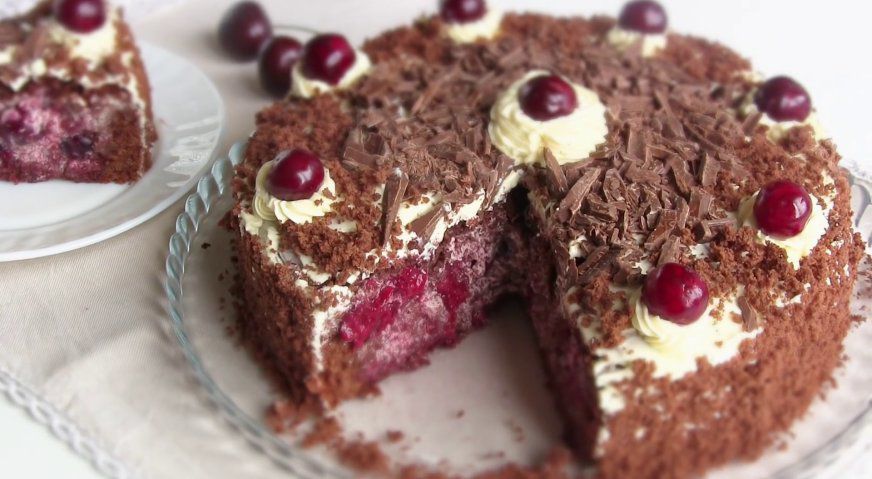 Торт «П'яна вишня» — смачна прикраса святкового столу. Ми пропонуємо класичний рецепт улюбленого десерту.