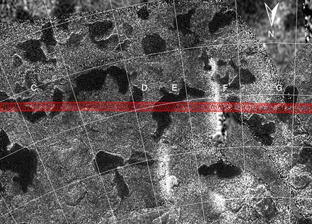 «Кассіні» побачив на супутнику Сатурна озера глибиною 100 метрів. Інші озера глибиною в кілька міліметрів зникають кожної весни.
