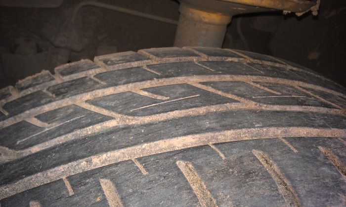 Головні ознаки зносу шин, які вкажуть на неполадки автомобіля. 