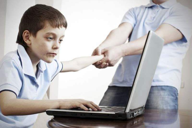 Не ростіть віртуала: як витягнути дитину з кіберреальності. Сучасні діти звикли проводити години за комп'ютером.
