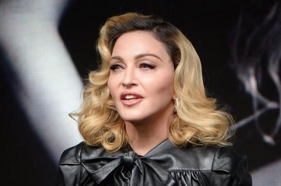 Мадонна порадувала шанувальників новим танцювальним треком. Це перша пісня з майбутнього альбому співачки.