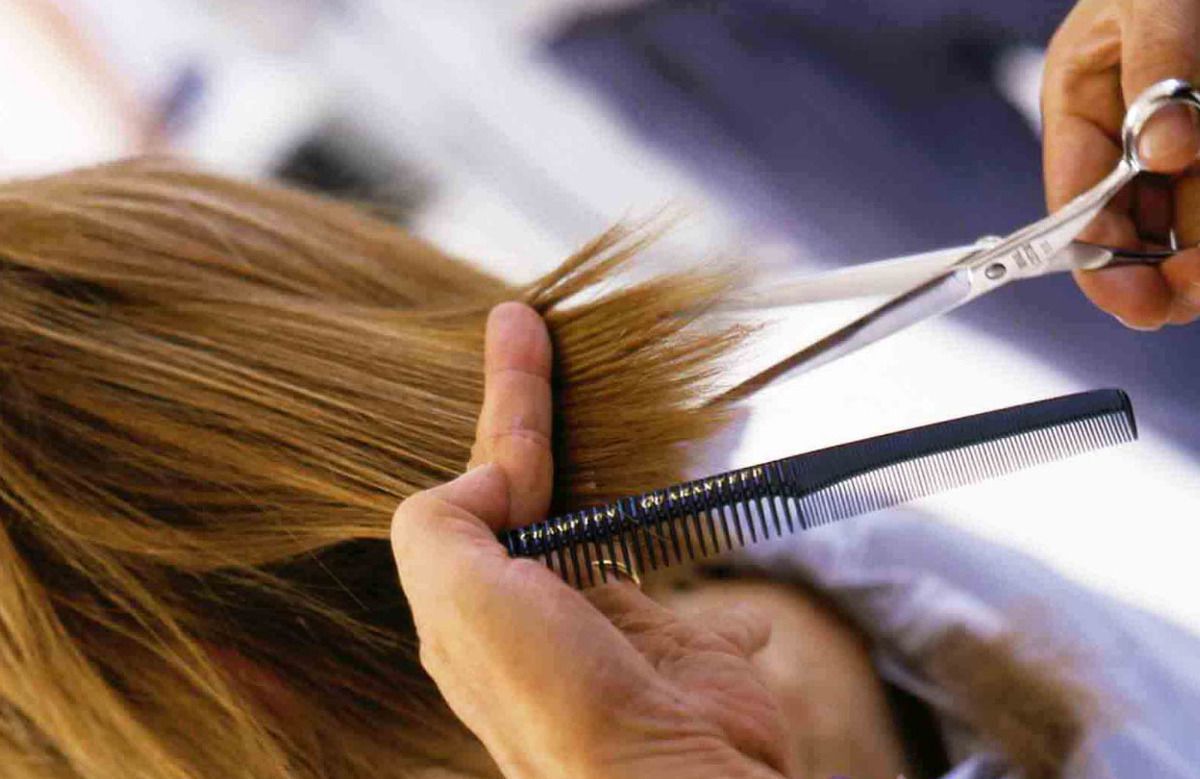 Філірування волосся: переваги і недоліки процедури. Проведенням даної процедури повинен займатися досвідчений майстер-перукар, тільки тоді результат зрівняється з очікуваннями або перевершить їх.