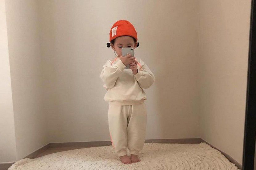 Наймолодший фешн-блогер дивує своїми фото прихильників з усього світу. Ця дівчинка з Кореї стала зіркою Instagram.