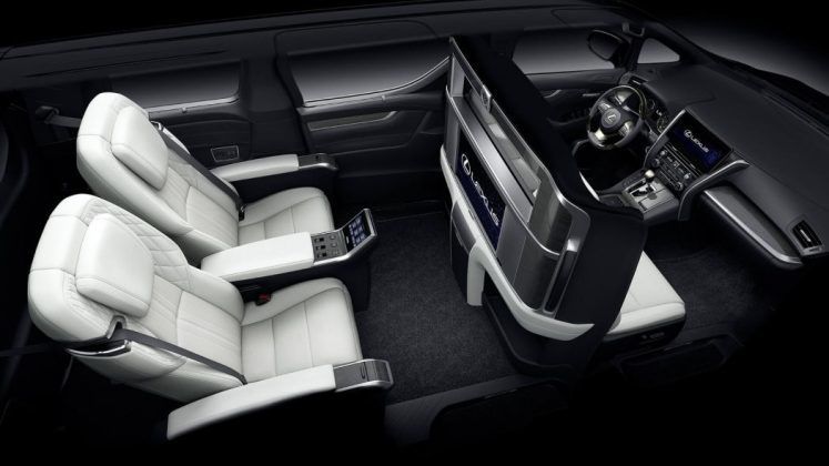 Lexus презентували свій перший мінівен. Залежно від ринку збуту і цільової аудиторії Lexus LM представлять в декількох версіях.