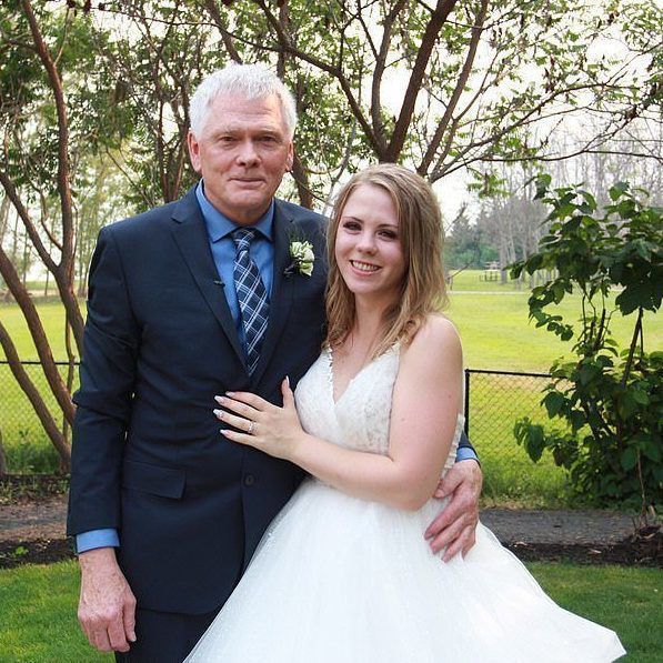 23 річна Стефані вийшла заміж за 68-річного Дона — ось, як вони живуть сьогодні. Ніщо не заважає їм насолоджуватися щастям!