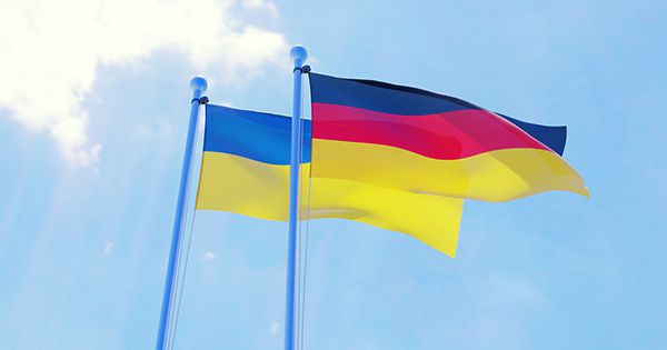 Ангела Меркель привітала Володимира Зеленського і запросила в Берлін. Канцлер зазначила, що рішення конфлікту в Україні дуже важливо для Німеччини.