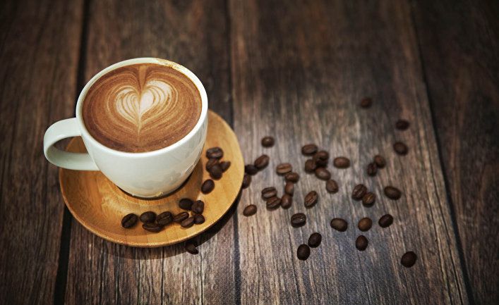 Вчені назвали добову дозу кави, яка є корисною. Вчені радять пити приблизно дві чашки кави на день.