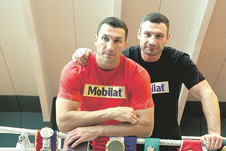 Віталій Кличко пояснив, чому Володимир програв Джошуа. «Вічний» чемпіон WBC заявив, що це була його помилка.