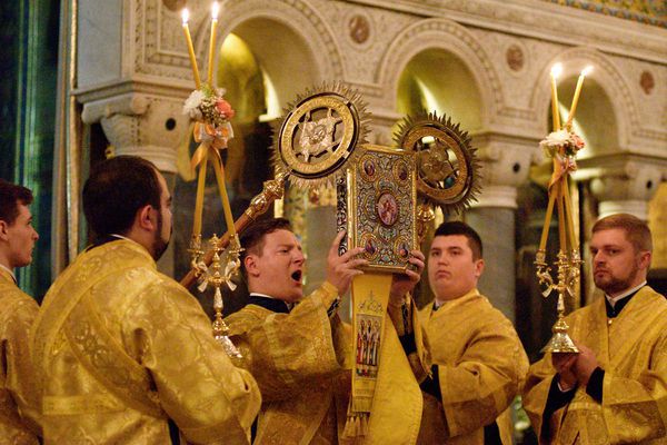 Суд Києва зупинив примусове перейменування УПЦ Московського патріархату. Закон про це набув чинності в грудні.