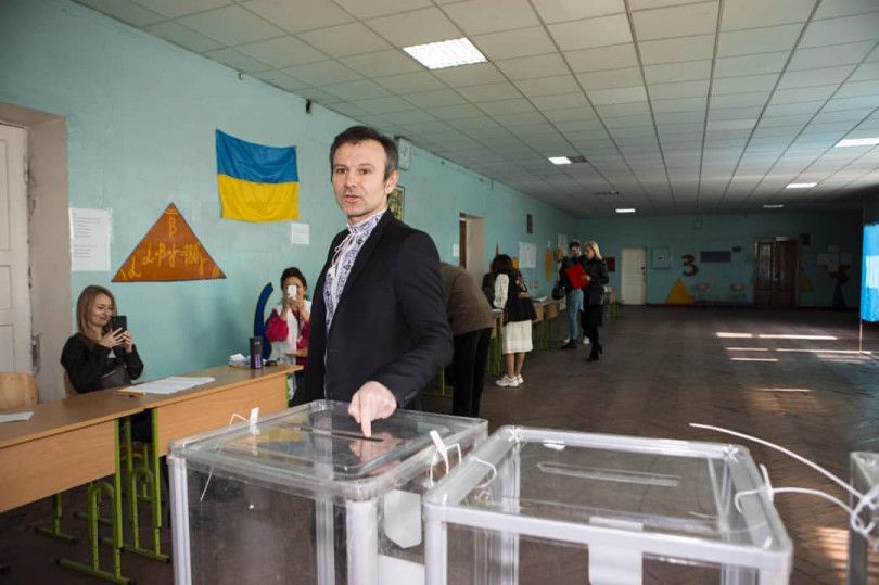 Кого підтримав на виборах Святослав Вакарчук?. Святослав Вакарчук розповів, кому віддав свій голос на виборах-2019.