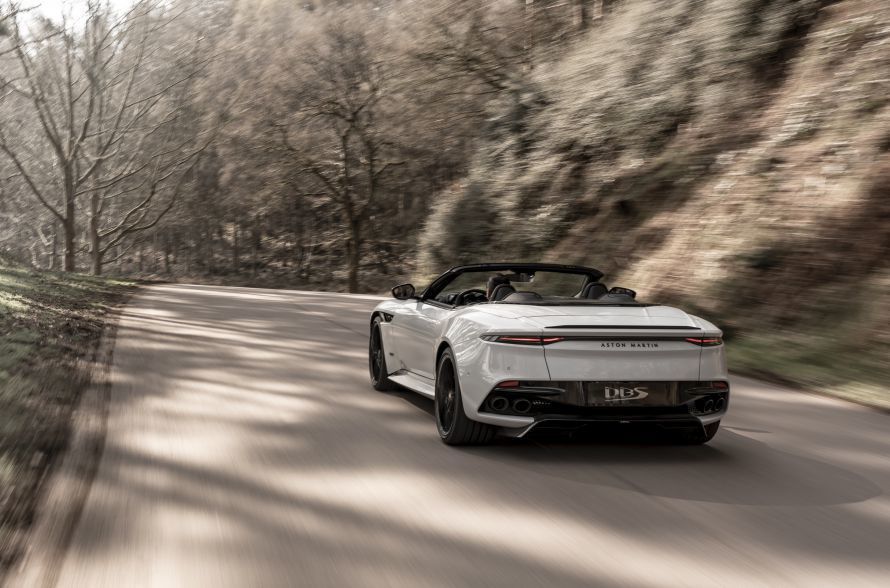 Aston Martin презентували найшвидший в історії кабріолет. Максимальна швидкість DBS Superleggera Volante становить 340 кілометрів на годину.
