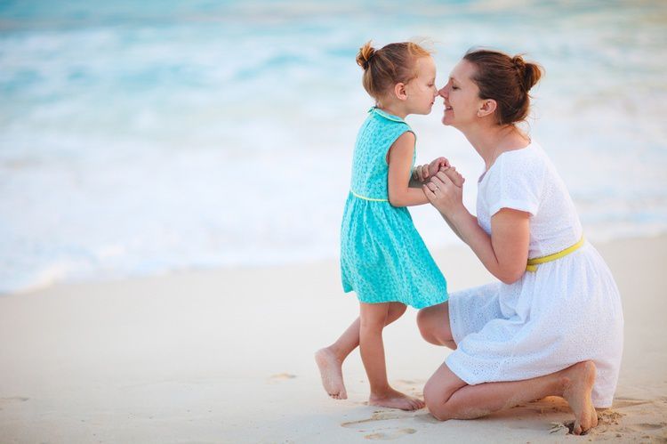 25 речей, про які мама повинна обов'язково розповісти доньці. Допоможуть у реальному житті.