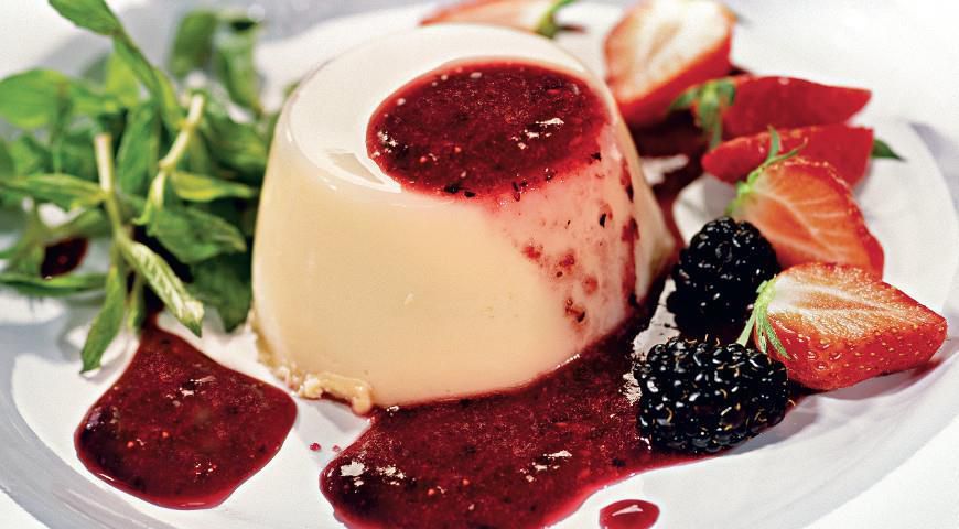 Французький десерт бланманже. Холодний десерт у вигляді желе з мигдального або коров'ячого молока, цукру і желатину.