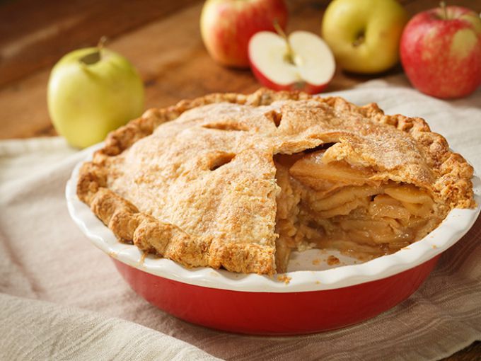 смачні рецепти для мультиварки: яблучний пиріг на сметані