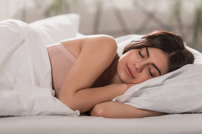 Запам'ятайте найкращі пози для здорового сну. Сон є однією з важливих складових як фізичного, так і психічного стану кожної людини. І оскільки ми проводимо уві сні третину свого життя, то дуже важливо знати пози, в яких найкраще спати.
