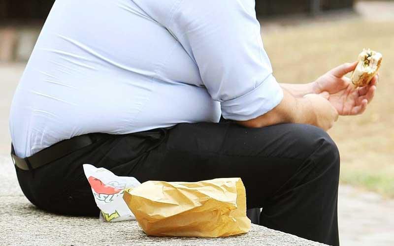 Вчені з Великобританії з'ясували, наскільки небезпечне ожиріння для здоров'я людини. Наголошується, що найбільша небезпека надмірної маси тіла пов'язана з виникненням діабету і апное сну.