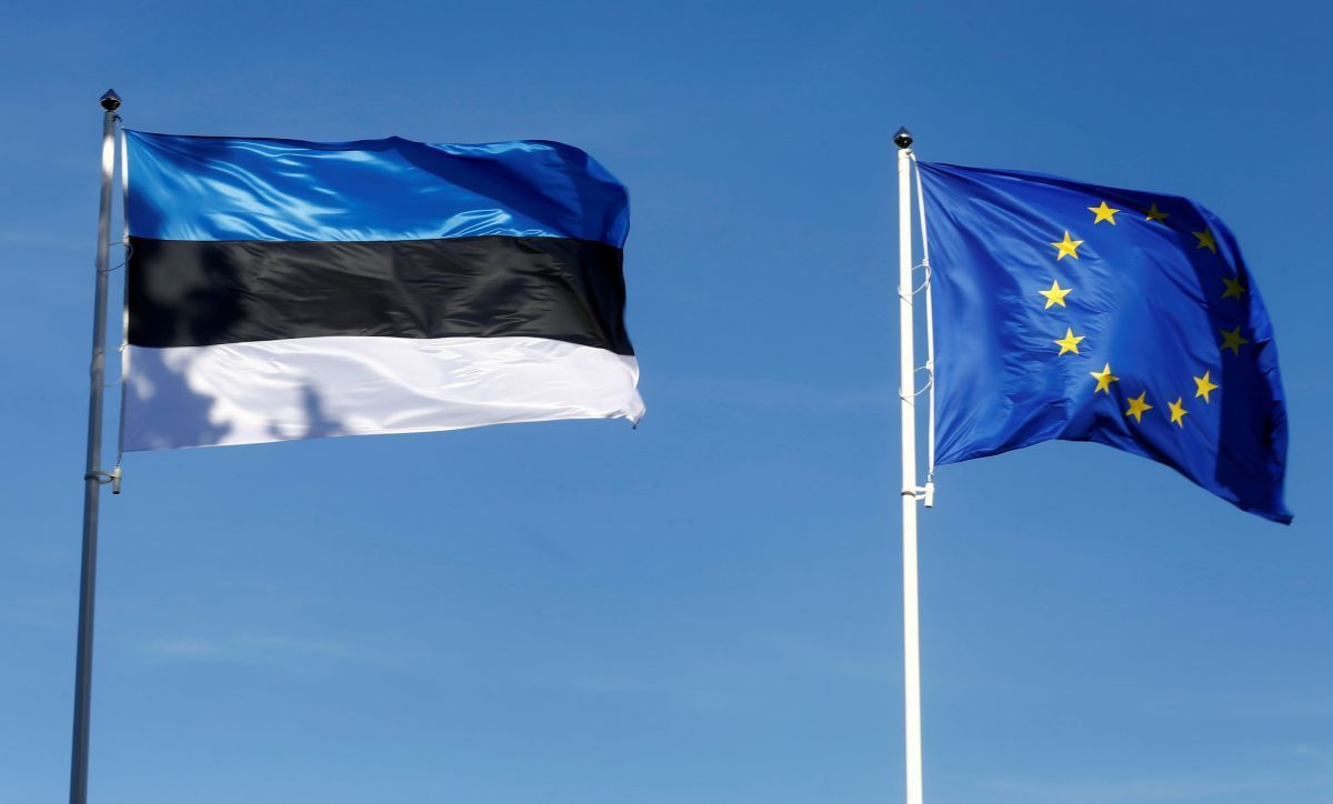 У парламенті Естонії зняли прапор Євросоюзу. Колишній прем'єр-міністр вимагає повернути прапор ЄС в Білий зал парламенту.