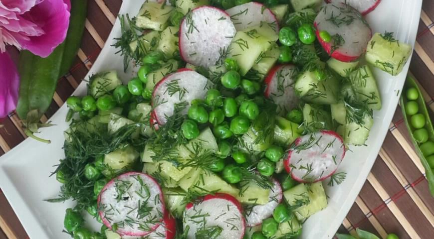 Свіжий і ніжний салат з редиски. Овочевий салат з редиски для вашого весняного столу.