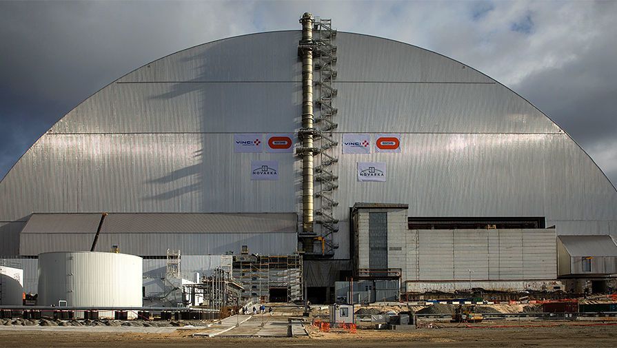 Над четвертим блоком Чорнобильської АЕС восени запрацює новий «саркофаг». Безпечний конфайнмент над енергоблоком №4 Чорнобильської АЕС введуть в експлуатацію восени 2019 року.