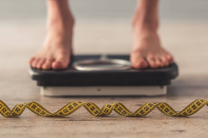 Американські вчені провели дослідження і дізналися, чому деякі люди зовсім не можуть схуднути. Вчені з'ясували причину ожиріння, про яку не було відомо раніше. Які фактори впливають на зниження ваги?