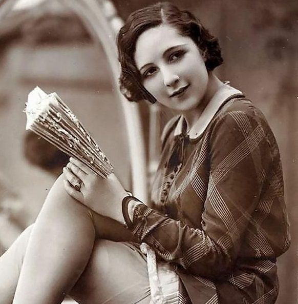 Зовсім інша врода: жінки, які вважалися еталоном краси 100 років тому. Ми пропонуємо переглянути вінтажні фотографії початку 20 століття.