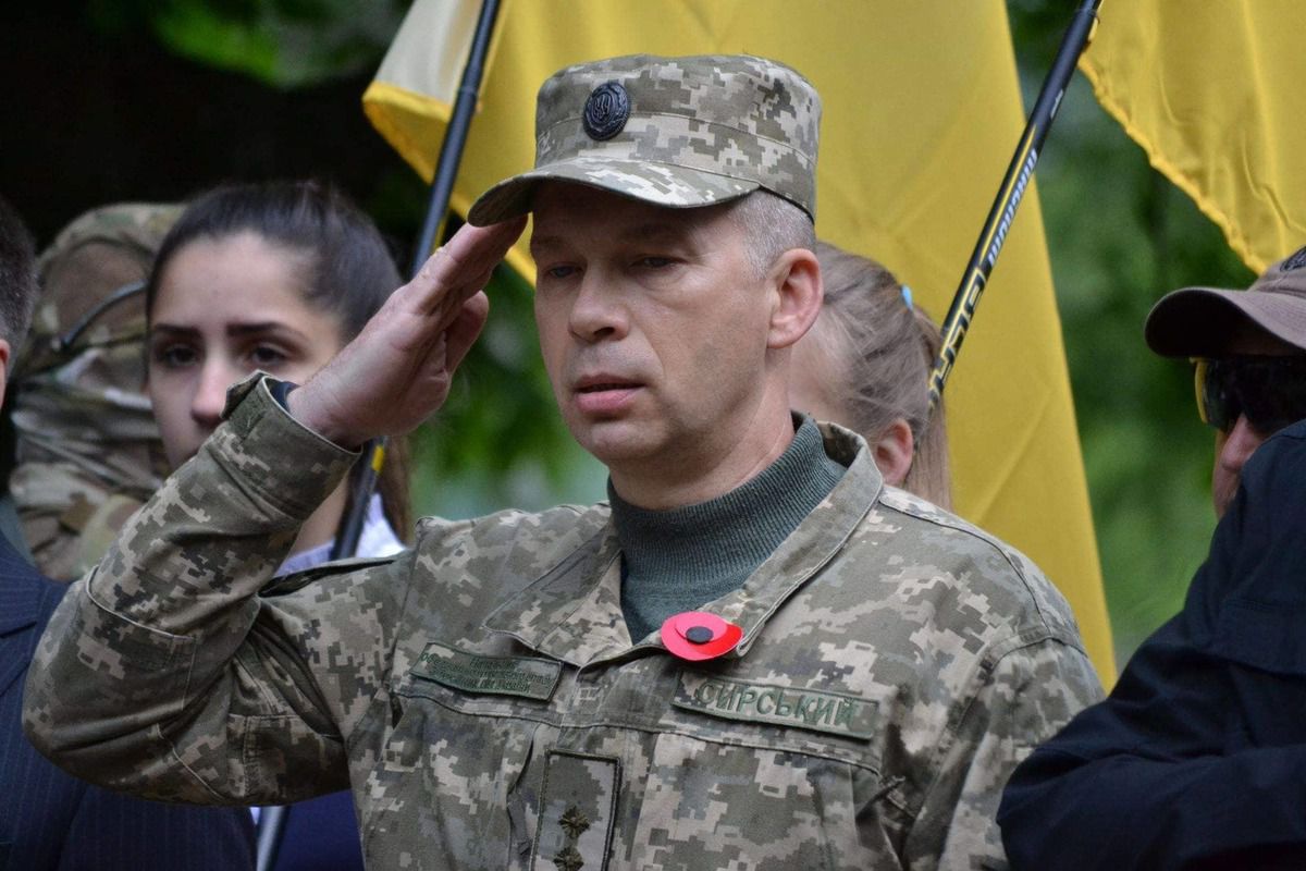 Порошенко призначив нового командувача ООС на Донбасі. Президент України призначив новим командувачем ООС на Донбасі Олександра Сирського.